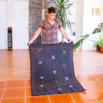 Alfombra CHAIMA - 59 x 141 cm alfombra de seda de cactus negra con diseños