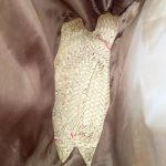bolso cesta de doum con flecos blancos 1