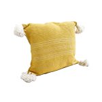 cojin-de-algodon-amarillo-con-lineas-plateadas-y-pompones-blancos-2