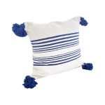 cojin-de-algodon-blanco-con-lineas-y-pompones-azules-1