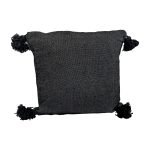 cojin-de-algodon-negro-con-pompones-negros-1