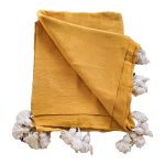Manta Amarilla con pompones blancos
