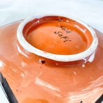 plato-pintado-a-mano---mujer-en-chefchaouen-4