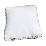 pouf-de-lana-con-disenos-negros-7